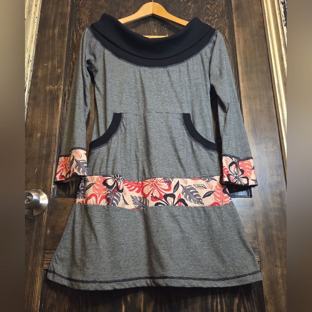 Za Zen Gray & Black Long Sleeve Cowl Neck Dress with Floral Accents 100% Cotton